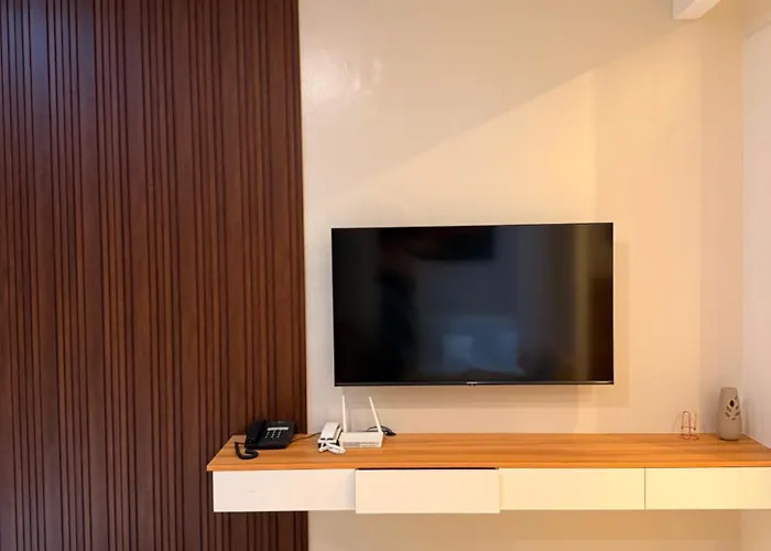 Aparthotel Luxe 1br Penthouse In Hyde Park Residences Cebu